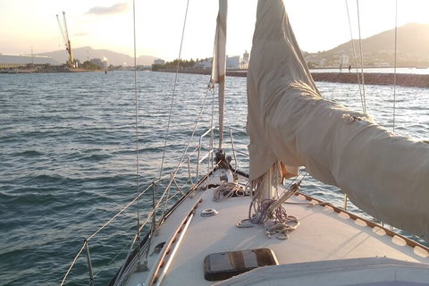 Townsville Small Group Early Morning Sailing Cruise Boat Tour Charter Hire - Travel Agents 1