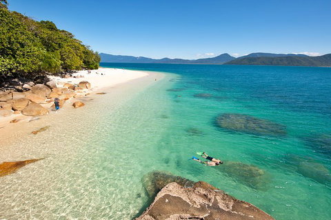 Fitzroy Island Catamaran Transfers From Cairns - Travel Agents 4