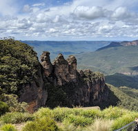 Blue Mountains Private Tour - wild kangaroos waterfalls and The Three Sisters - Tourism Guide